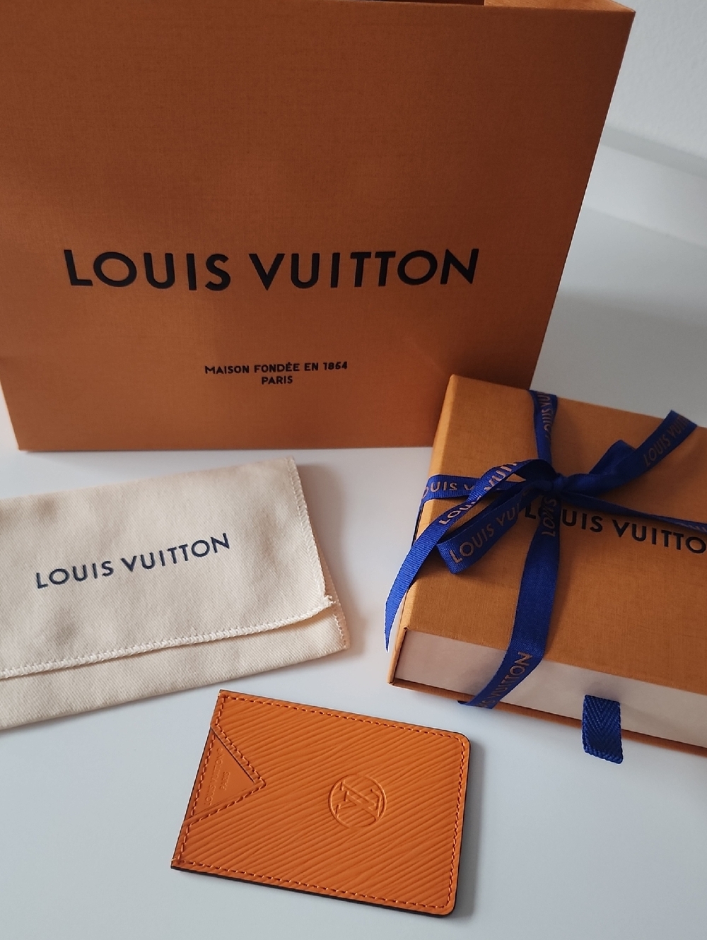 Giftable Louis Vuitton Orange Epi Leather Card Holder